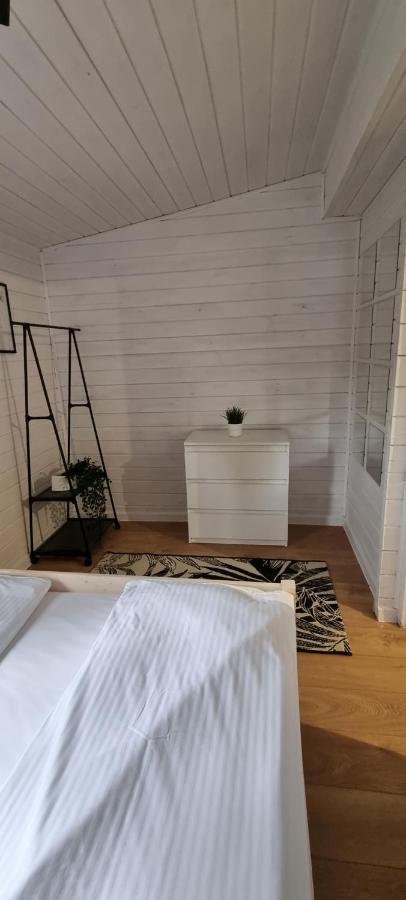 Apartament z dużym tarasem nad jeziorem Wałpusz Stare Kiejkuty Zewnętrze zdjęcie